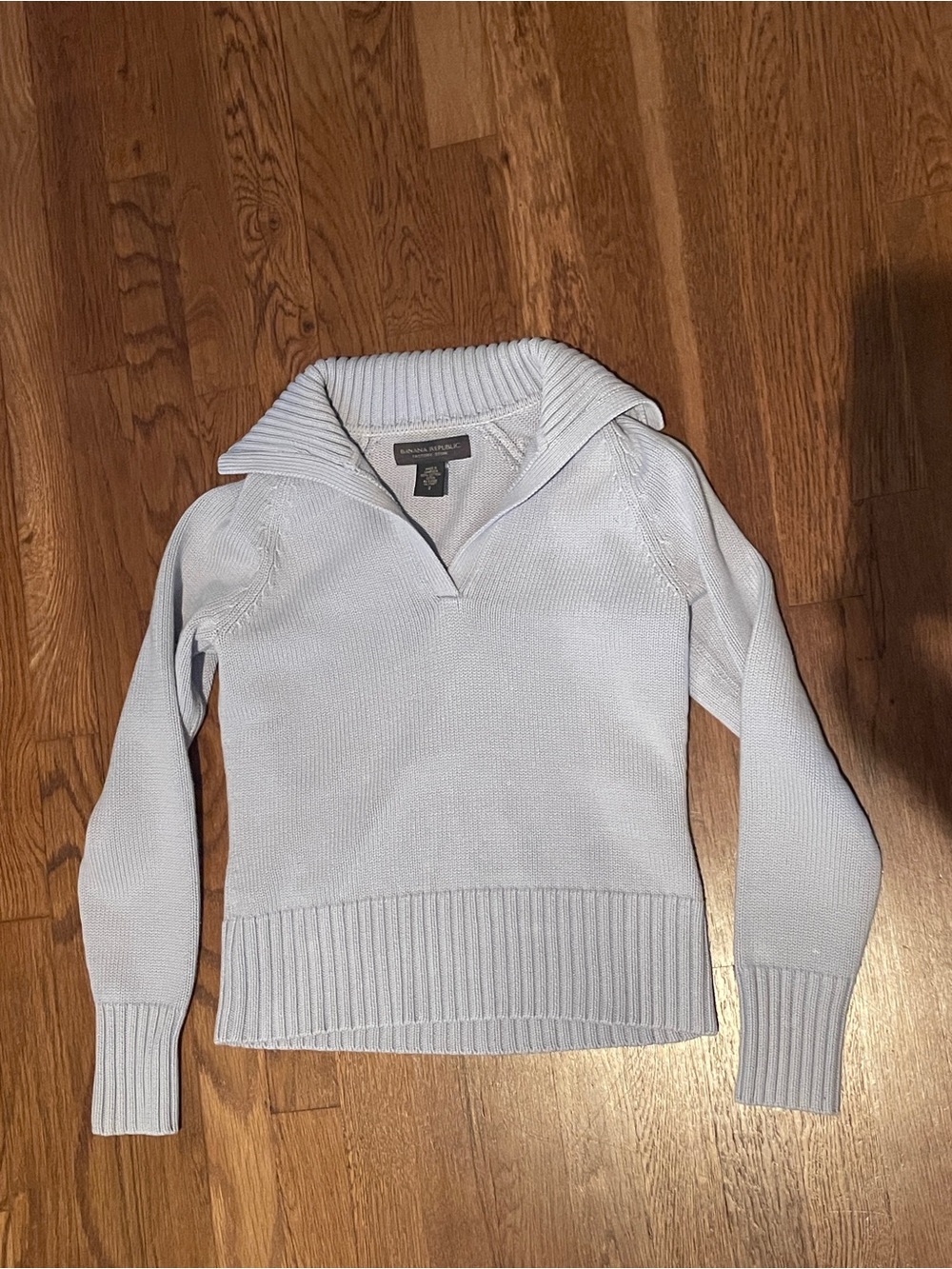Banana Republic Light Blue V-Neck Pullover Sweater- 100% cotton- Small